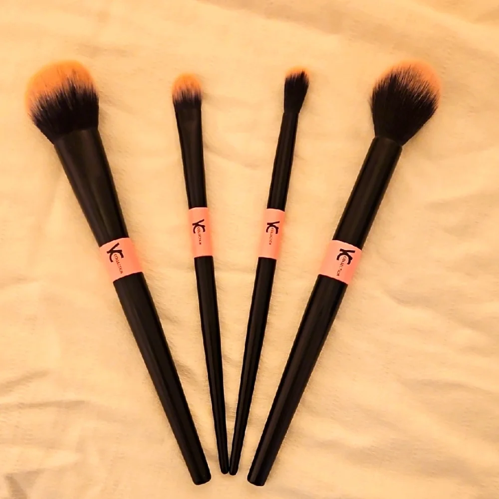YC Collection Set of 4 Makeup brushes